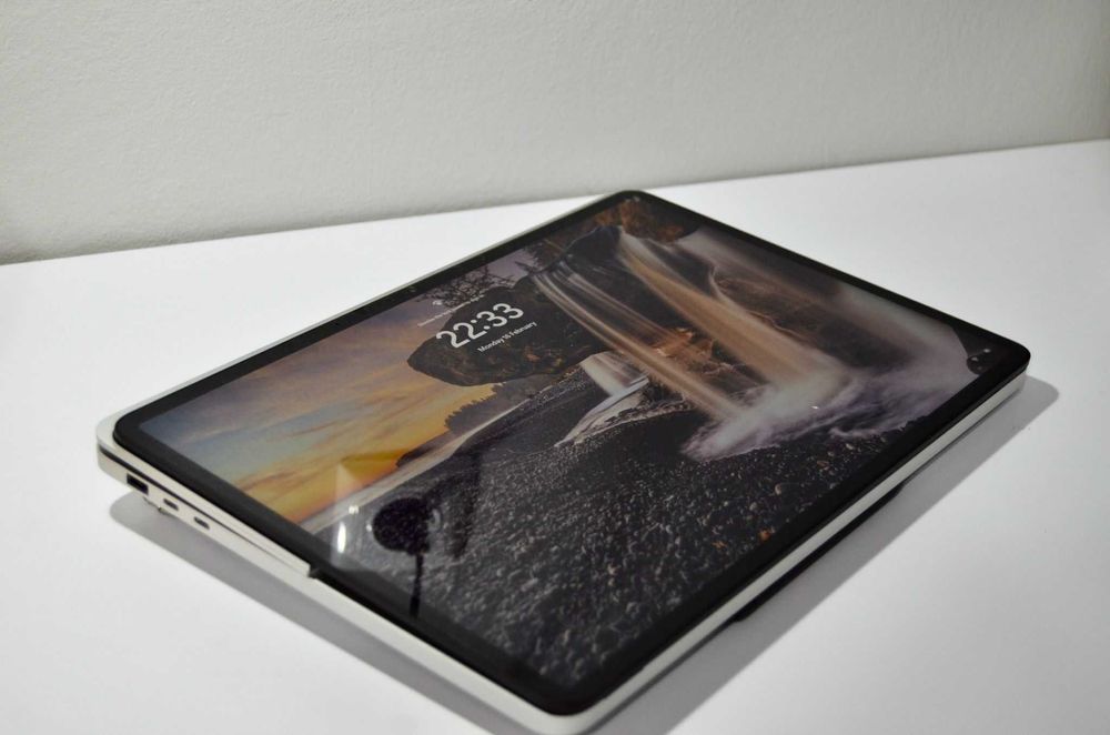 Microsoft Surface Studio 2 cu MS Pen 2 - Folie - Impecabil