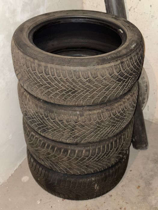 Зимни гуми 225/50 R17