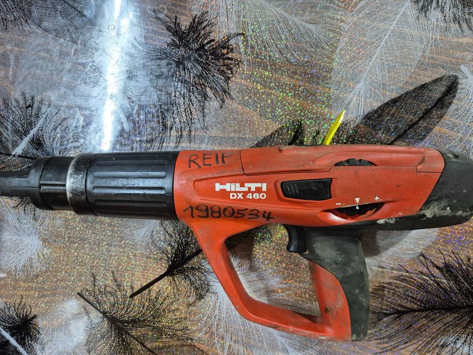 Pistol cuie HILTI DX 460