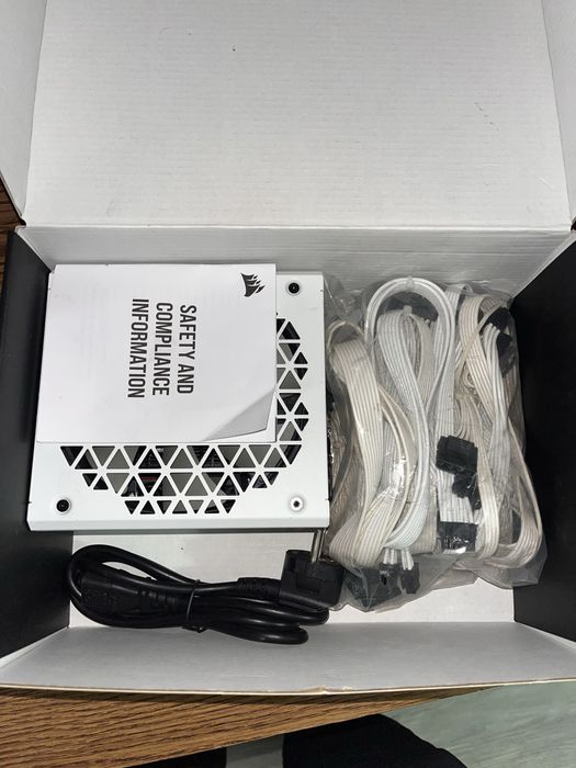 Sursa PC Corsair RM750x SHIFT – 750W, 80 PLUS Gold