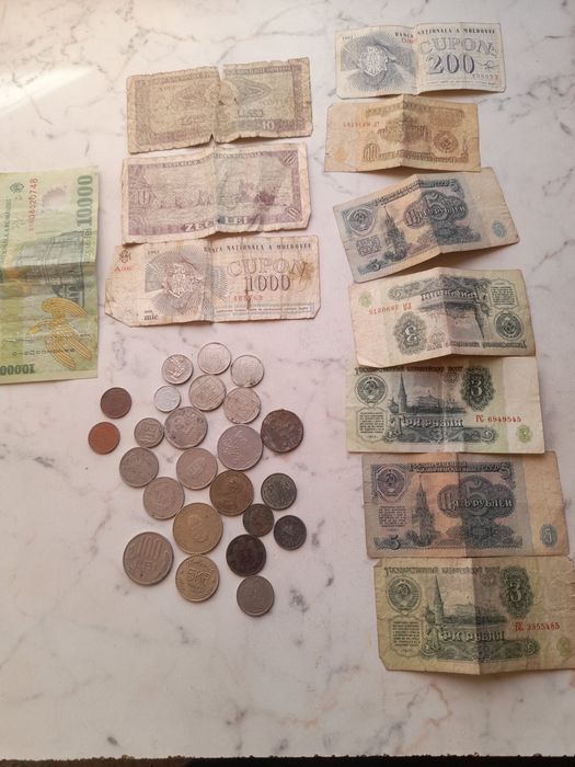 Vând bani de colecție