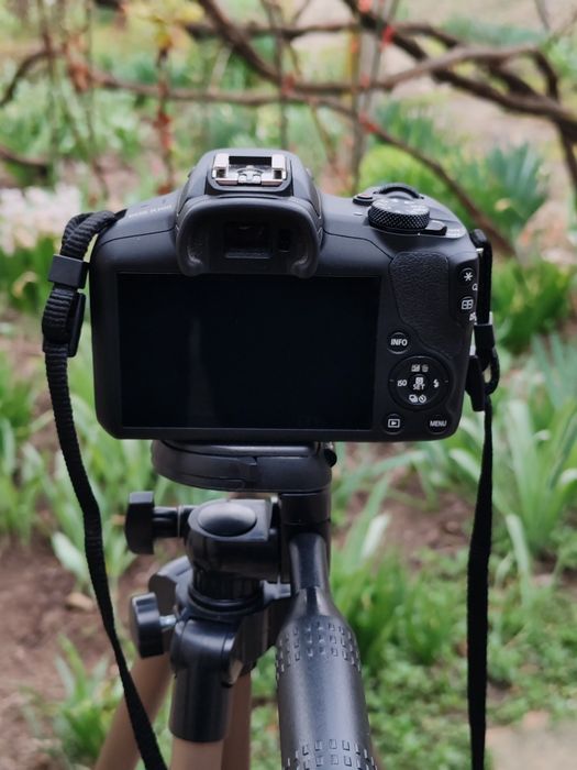Canon EOS R100 + Kit