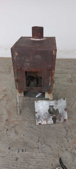 Продаётся газовая печка , металл