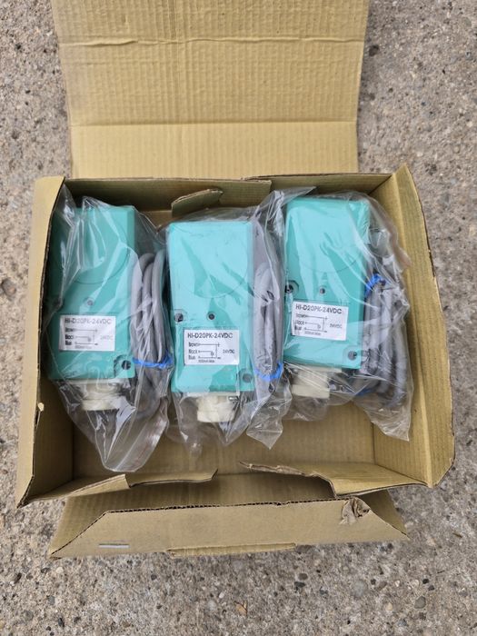 Set 3 senzori de proximitate inductivi HI-D20PK-24VDC (Noi)