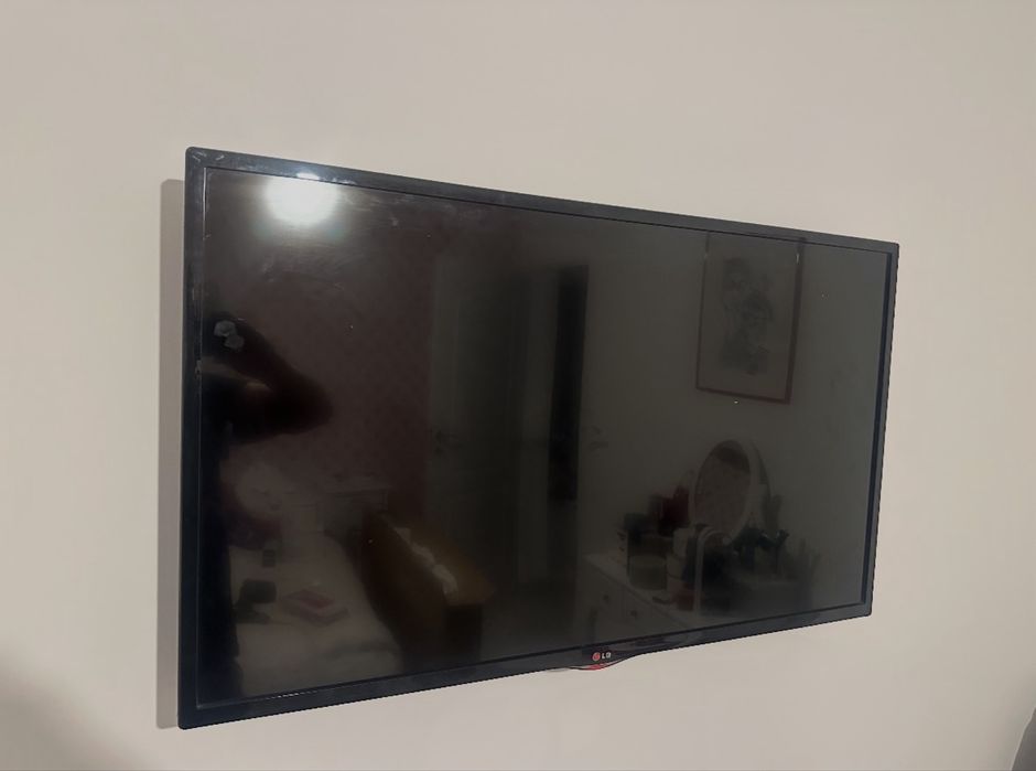 LG SMART TV 106 cm