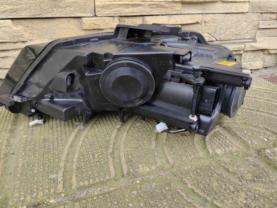 Фар Audi A3 8P Bi-Xenon LED десен / Фар Ауди А3 8П Ксенон НОВ