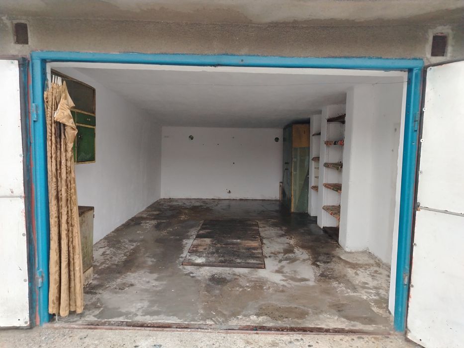 Garaj de vânzare pe strada ROZMARINULUI