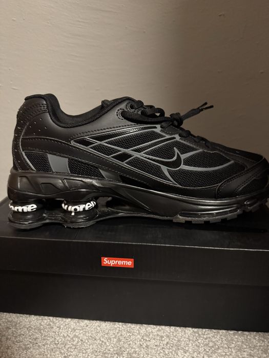Nike shox supreme