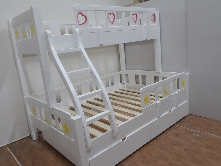 TRANSPORT GRATUIT.Pat etajat din lemn masiv cod 3213