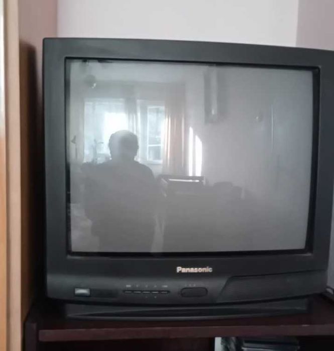 Телевизори Panasonic - 21" и Philips - 21" - 2 бр.