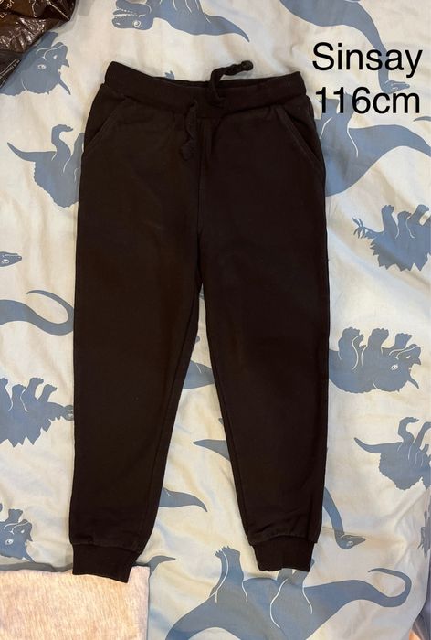 Долнища и блузки за 5лв/брой