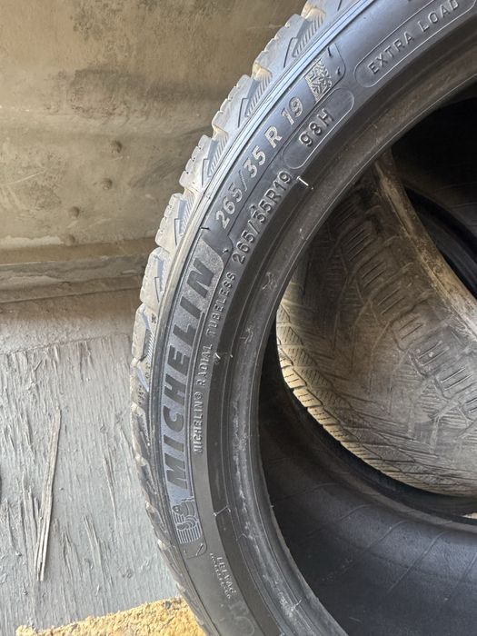 Продаю шины 265/35/19R