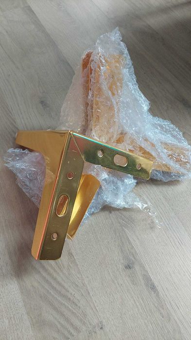 Модерни триъгълни резервни крака за мебели