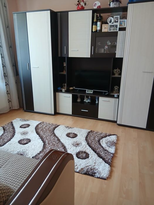 Vand apartament cu 2 camere decomandat