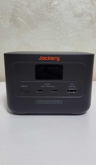 Jackery Explorer 100 Plus statie incarcare