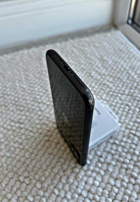 Продам Айфон 11 75 акб