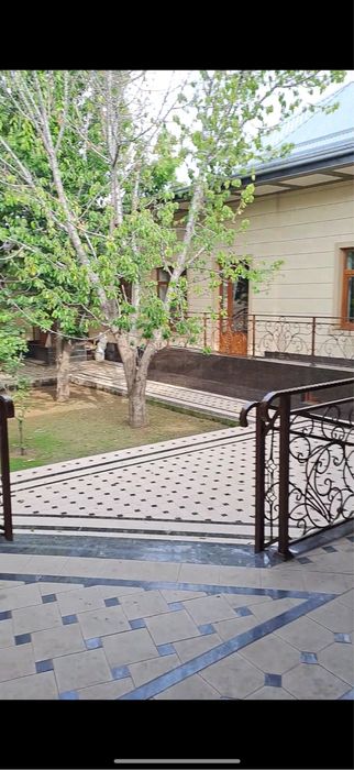 uchastka 4 sotix. shaxar markazida.