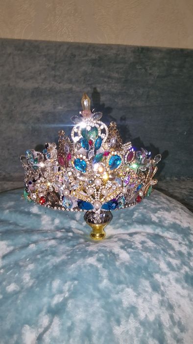 Корона ручной работы