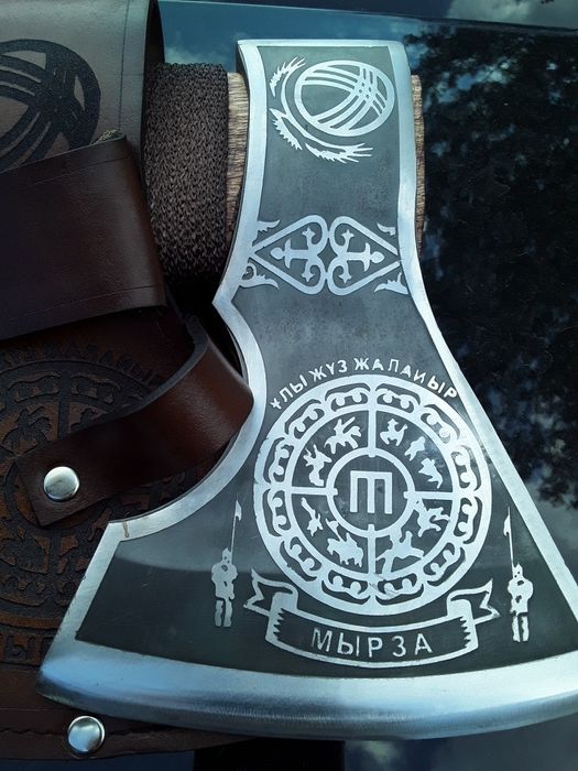 Топоры ручной работы.