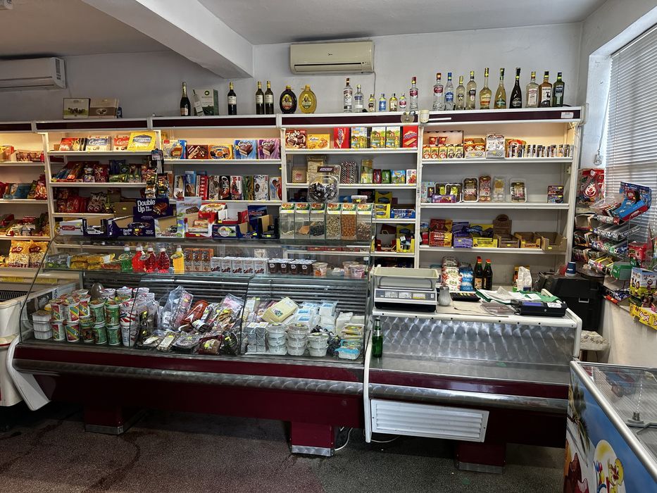 Хладилна витрина