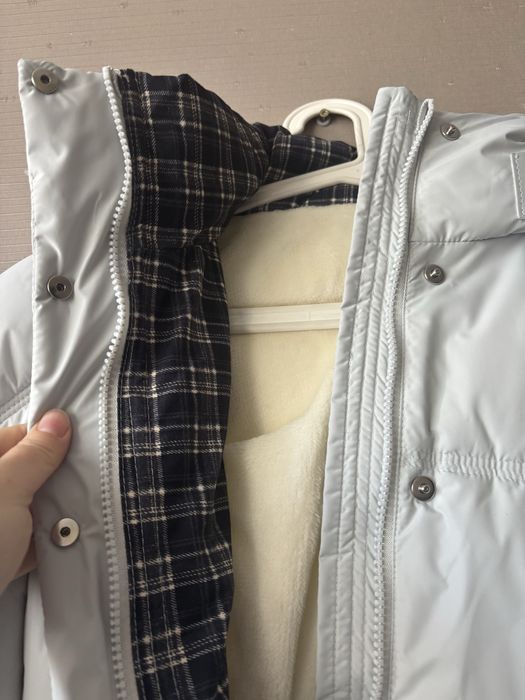 Продам зимнию куртку для девочки