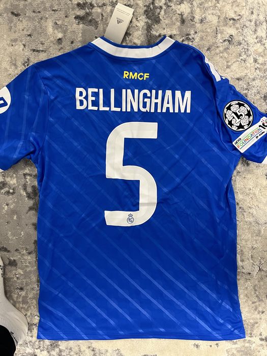tricou bellingham numai azi il las la 80 daca sunteti din iasi!!!