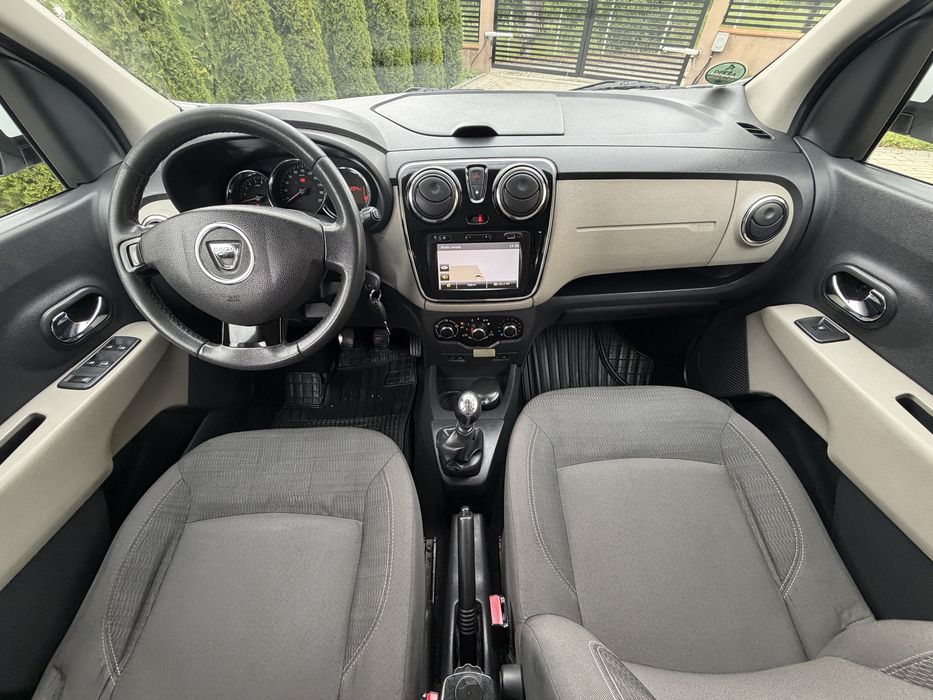 Dacia lodgy 1.5 dci an 2013 / navigatie / incalzire in scaune