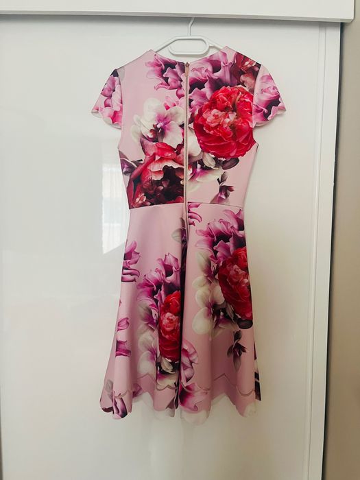 Официални рокли Ted Baker