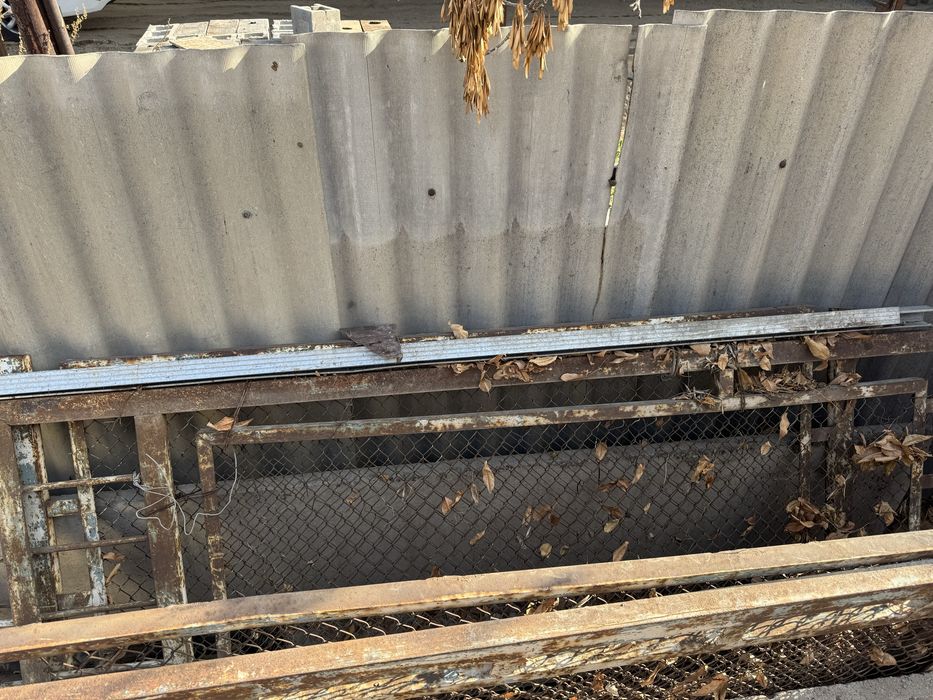 Железные варота, уголки