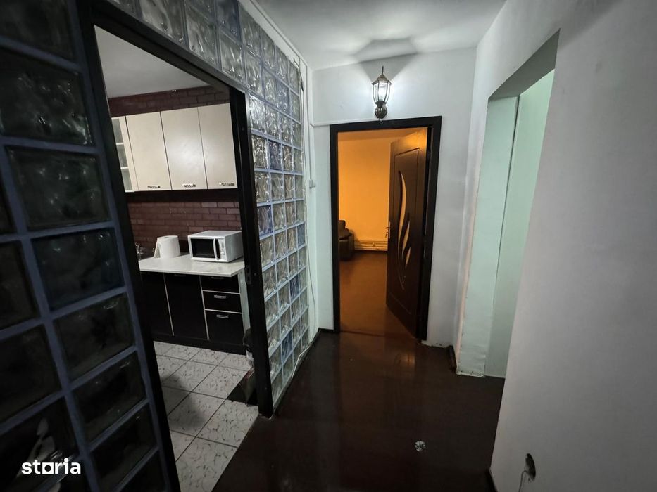 Apartament 4 camere, balcon și garaj