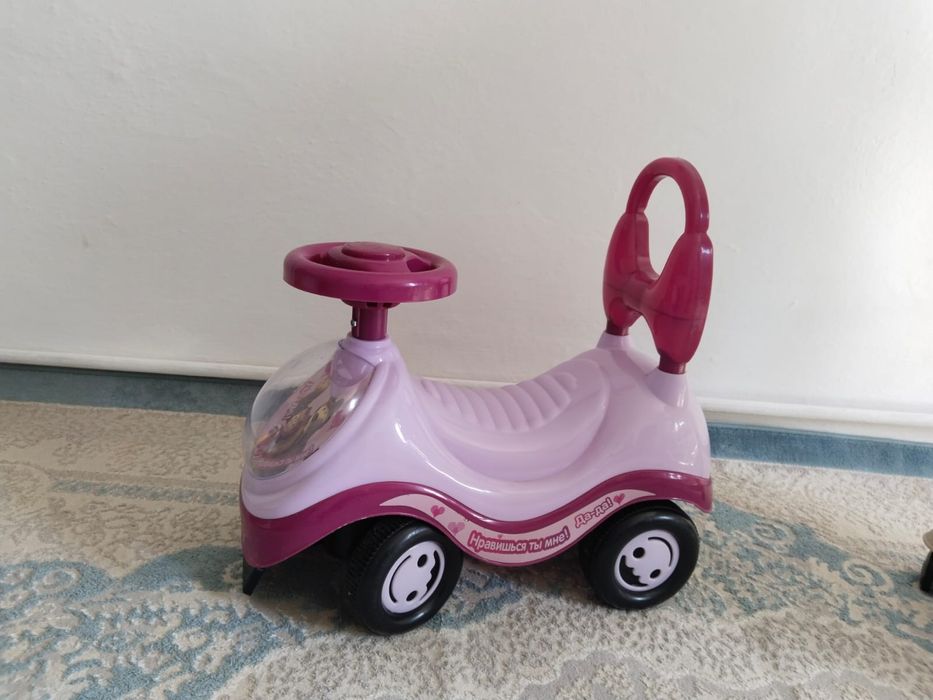 Детская машинка в хорошем состоянии