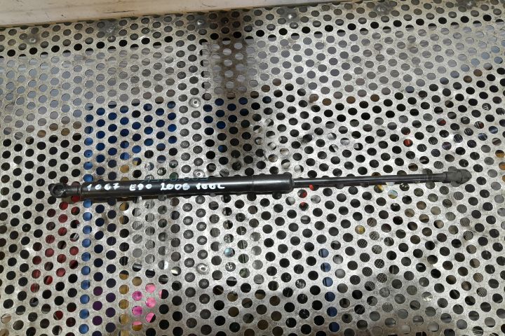 Amortizor capota motor BMW Seria 3 E90 [2004 - 2010] Sedan 318i MT (1