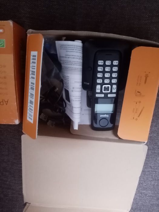 Vind 2 telefon fix detașabil noi