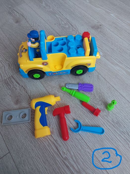 Интерактивна играчка, камион с инструменти +подарък