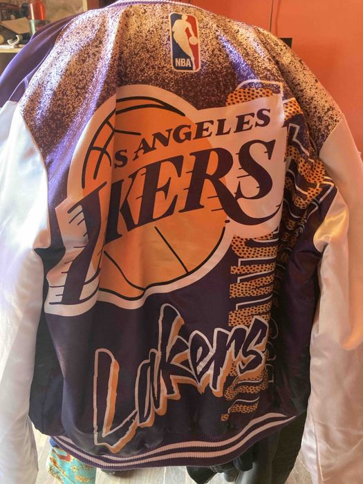 Яке Lakers Mitchell&Ness