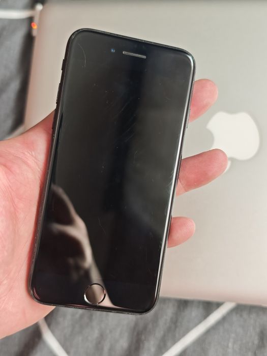 Vând iPhone 7 functional