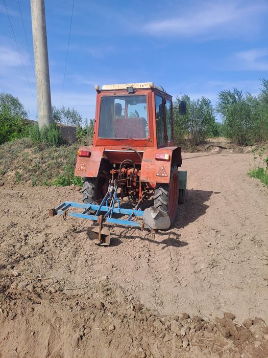 Traktor  T 25 sotiladi