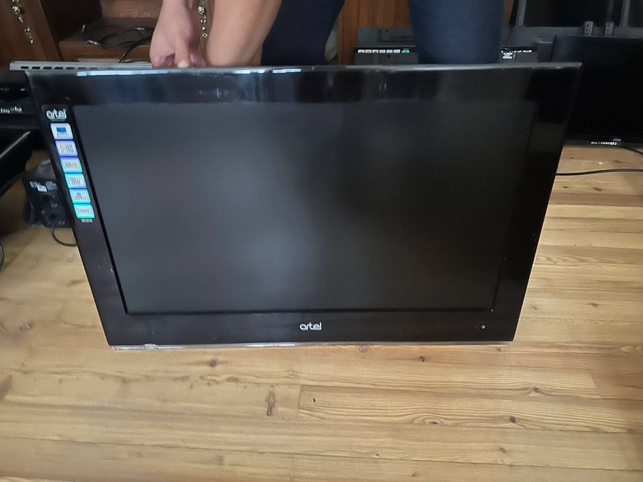 Yumshoq devan va televizorlar sotiladi