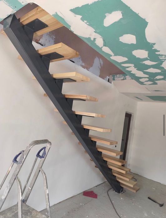 Scari metalice de interior