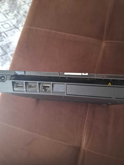 PS 4 Slim 500GB  + подарък игра