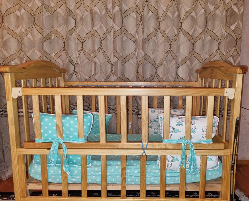 Продам детскую кроватку