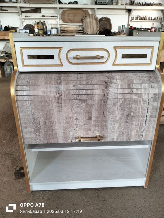 Тумба тумбочка сотилади