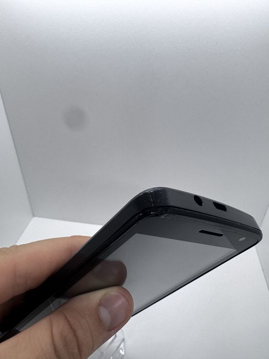 Smartphone ieftin Maxcom – funcțional, stare bună