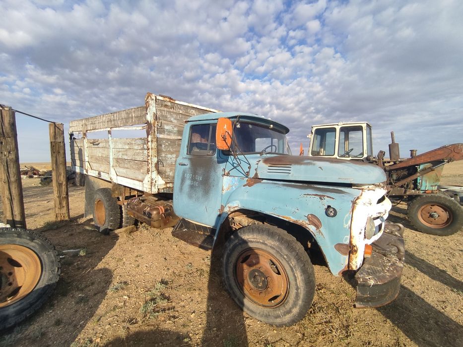 Продам зил130 бортовой