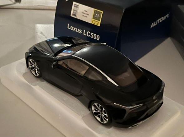 1:18 Lexus LC 500 black