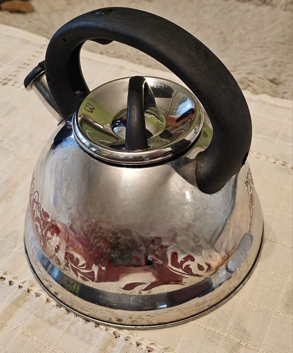 Чайник, млековарка, кана електрическа, мини сгъваем сешоар,голям сушоа