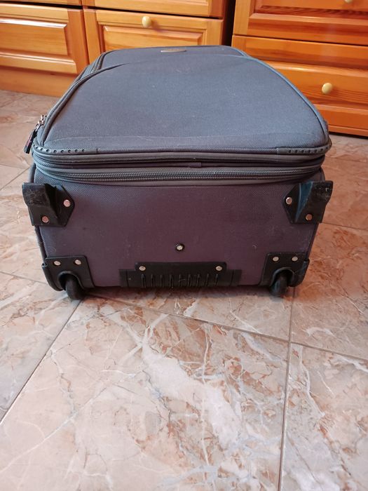 Продавам голям куфар