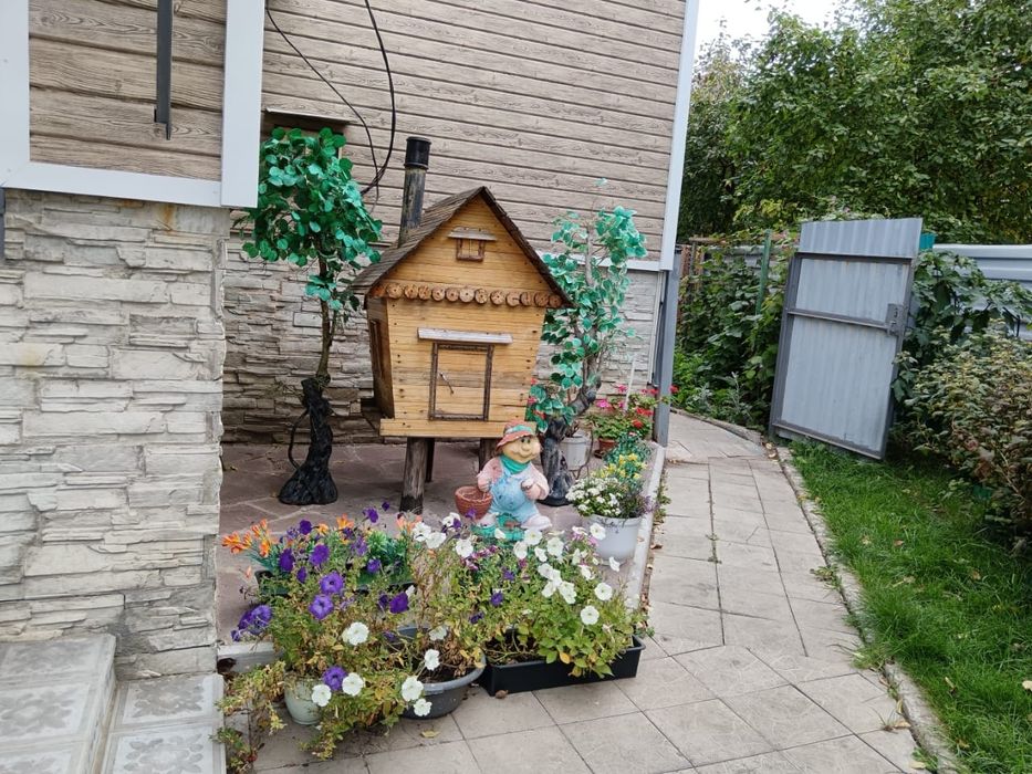 Дом коттедж посуточно.