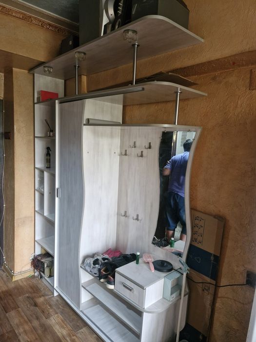 Продам шкаф для прихожей