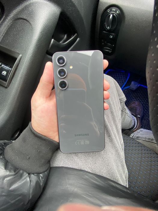 Продаю Samsung S24 FE